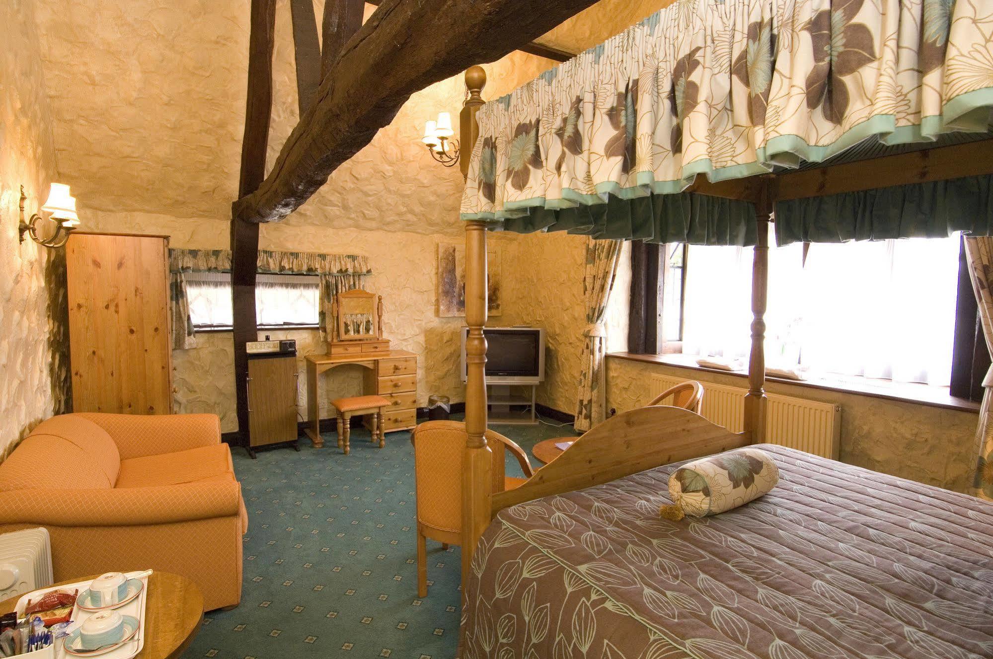 The Horseshoe Inn Herstmonceux Экстерьер фото