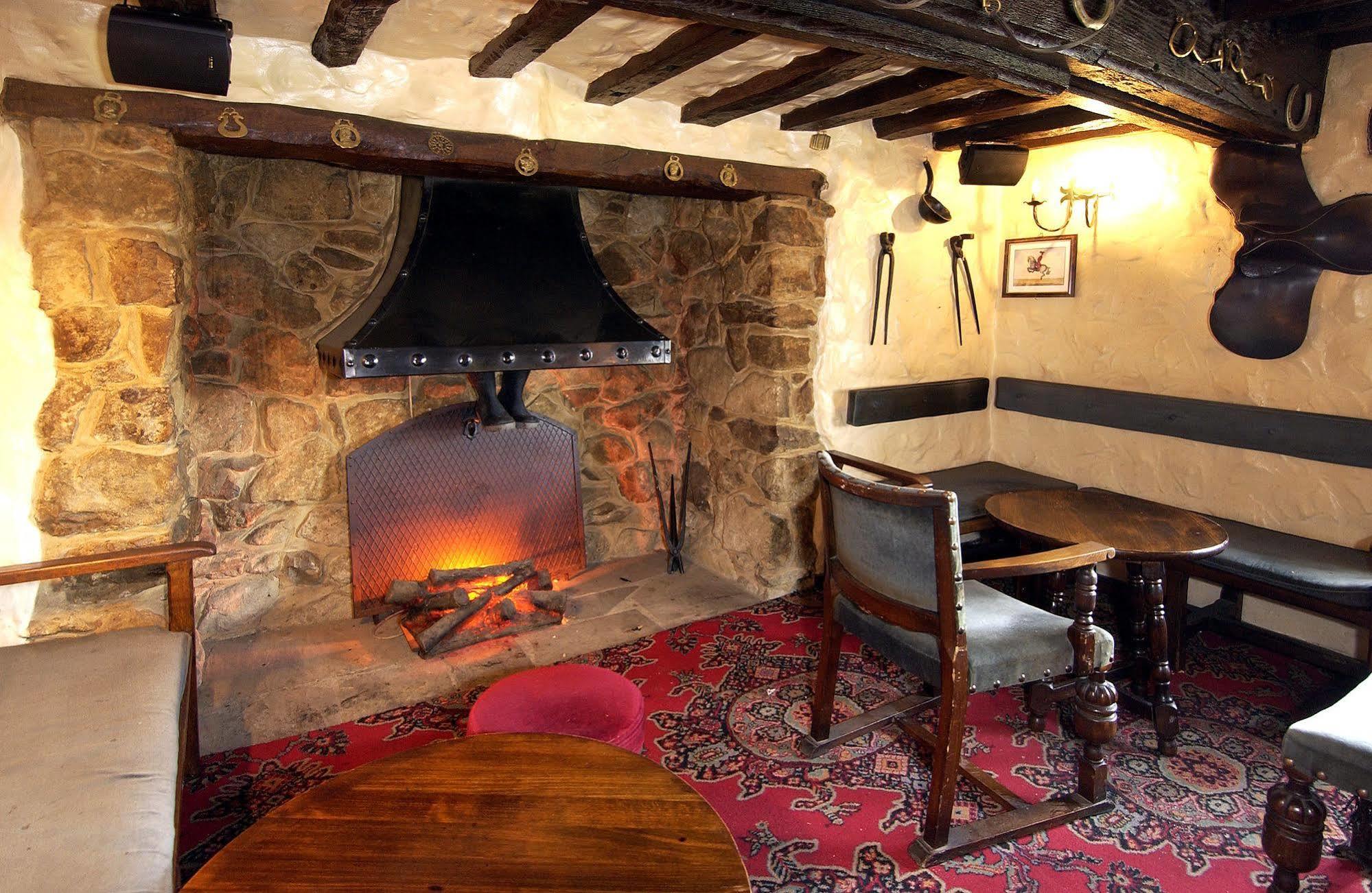 The Horseshoe Inn Herstmonceux Интерьер фото
